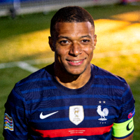 法国前锋姆巴佩正面照